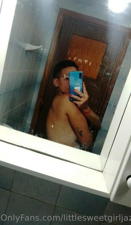 Naken lekkede OnlyFans-bilde av Littlesweetgirljaz