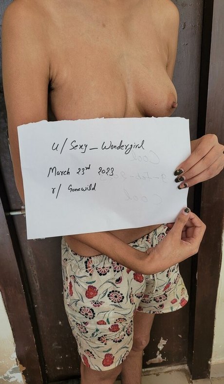 Nacktes geleaktes OnlyFans-Foto von Sexywondergirl