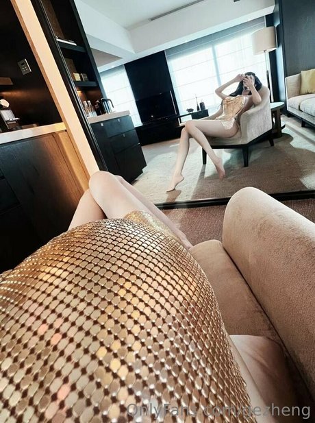 Обнаженная фотография утечки OnlyFans от Gezheng