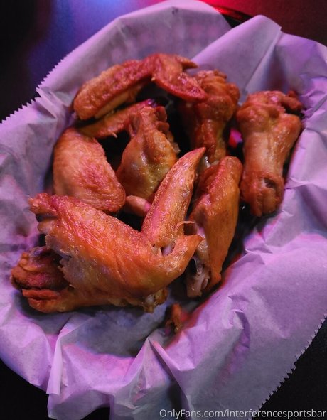 Nacktes geleaktes OnlyFans-Foto von Interferencesportsbar