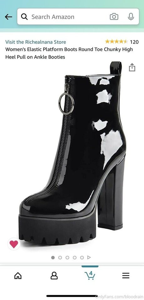 Naakte gelekte OnlyFans-foto van Bloodrain