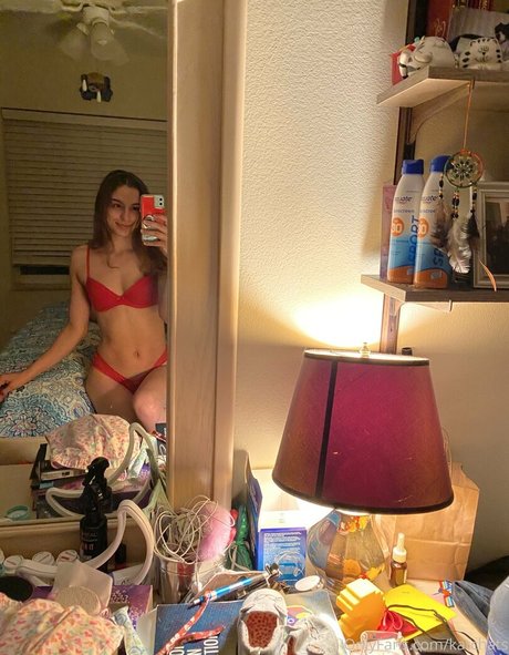 Naken lekkede OnlyFans-bilde av Katchats