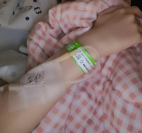 Nahá fotka uniklých OnlyFans od Zlzzlz95