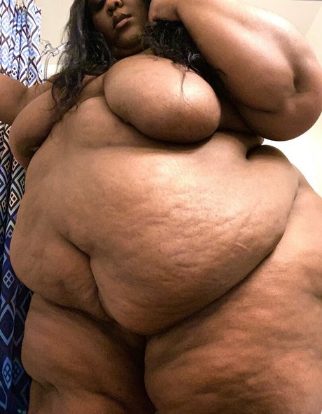 Naken lekkede OnlyFans-bilde av Ssbbwerotika