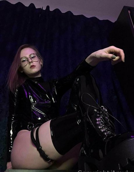 Naken lekkede OnlyFans-bilde av Amyluxxx