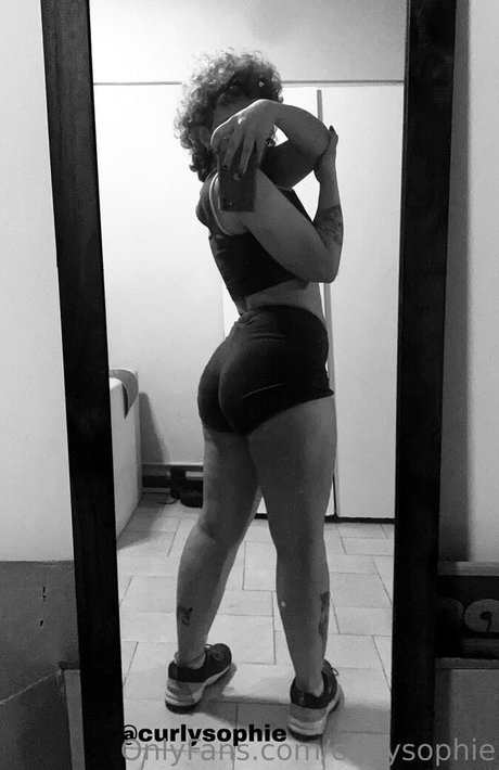 Nahá fotka uniklých OnlyFans od Curlysophie