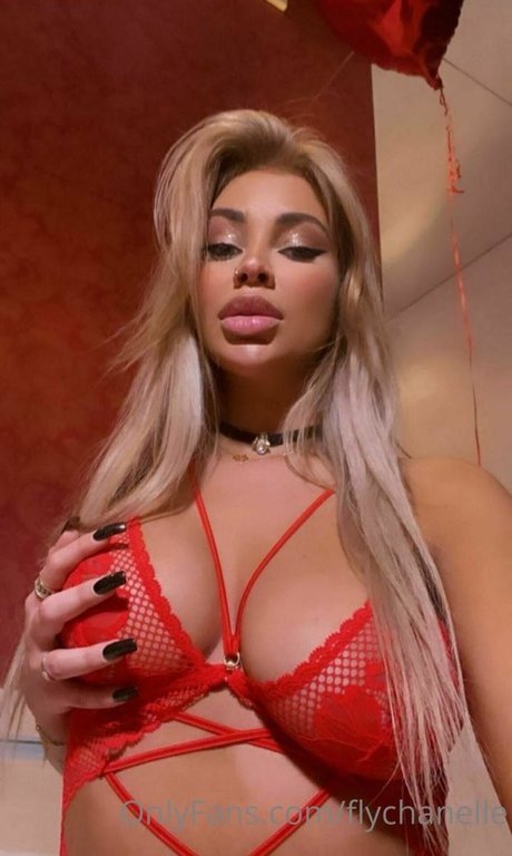 Flychanelle OnlyFans