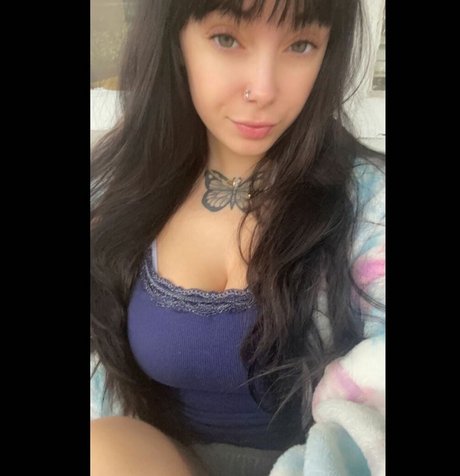 Nacktes geleaktes OnlyFans-Foto von Brina Baby