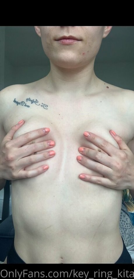 Naken lekkede OnlyFans-bilde av Keyringkitafree