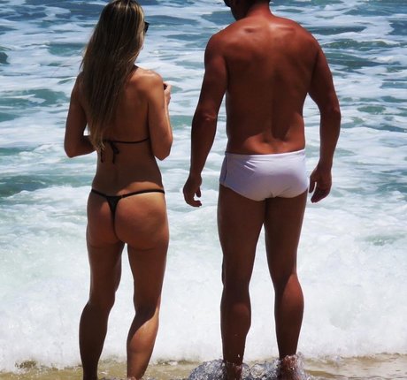 Nahá fotka uniklých OnlyFans od Momo Hotwife