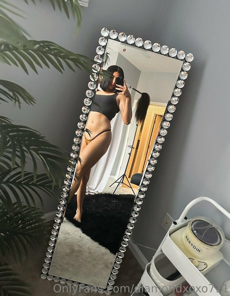 Alasti lekkinud OnlyFans-i pilt Tschasitybanks