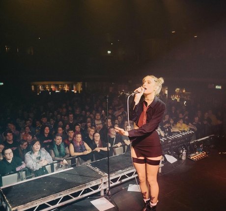 Naken lekkede OnlyFans-bilde av Lizzy Farrall