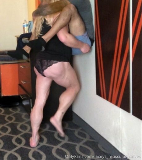 Alasti lekkinud OnlyFans-i pilt Laceysmuscularcalves