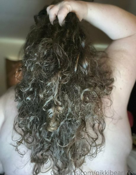 Naken läckt OnlyFans-bild av Nikkibearfree