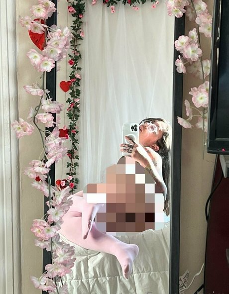 Naken läckt OnlyFans-bild av Serenitydesirexo