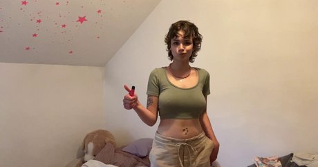 Alasti lekkinud OnlyFans-i pilt Sidneuke