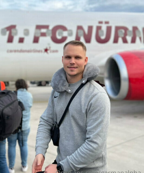 Naken lekkede OnlyFans-bilde av Germanalpha