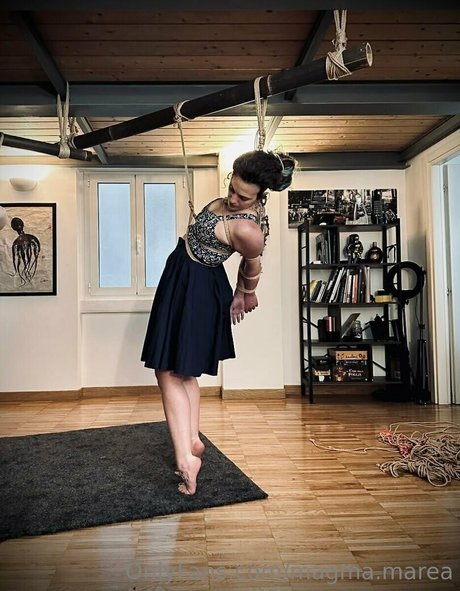 Alasti lekkinud OnlyFans-i pilt Magmamarea