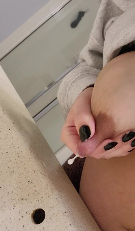 Foto di nudo di fuga di OnlyFans di Jee Yung