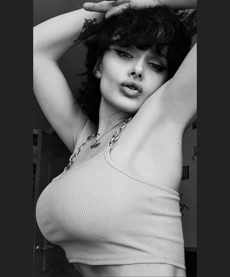 Taliyamilano OnlyFansリークヌード写真