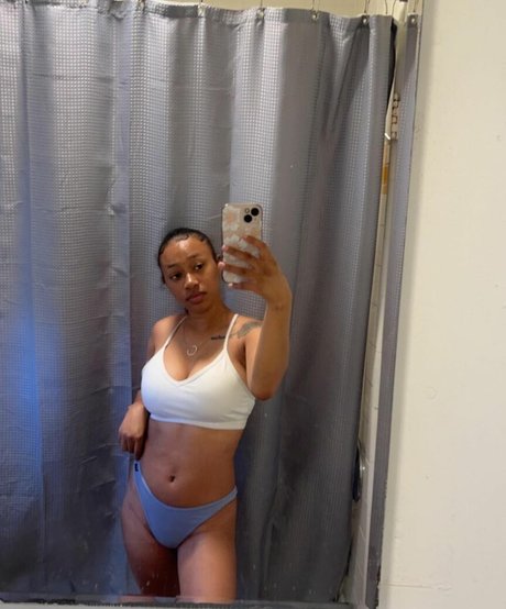 Foto di nudo di fuga di OnlyFans di Callmecoconasty