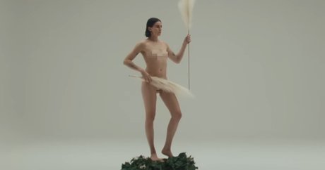 Naakte gelekte OnlyFans-foto van Lynn Gvnn