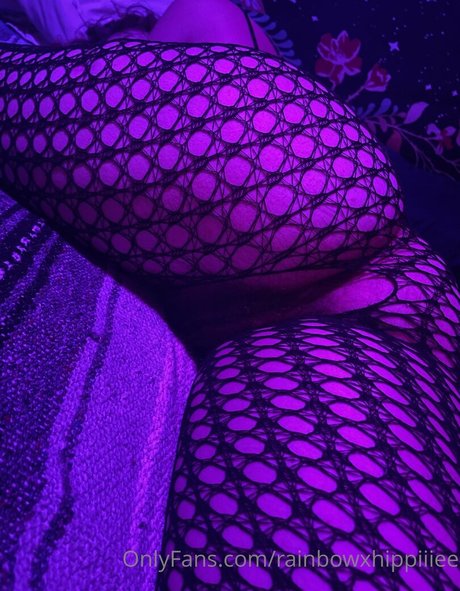 Foto di nudo di fuga di OnlyFans di Rainbowxhippiiiee
