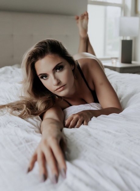 Nahá fotka uniklých OnlyFans od Heavenonearthbby