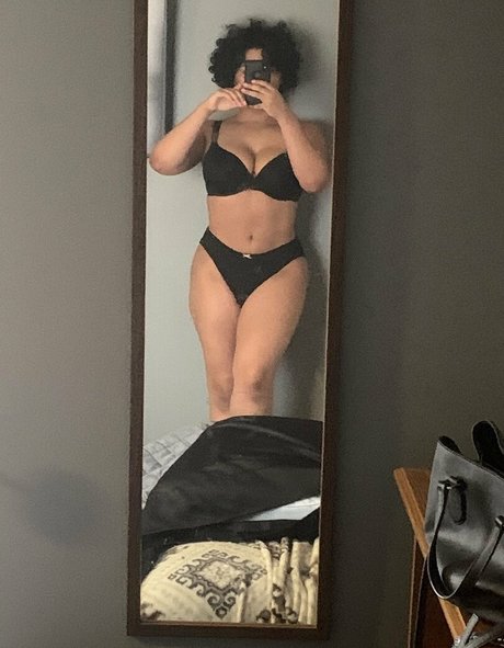 Melodymonae OnlyFansリークヌード写真