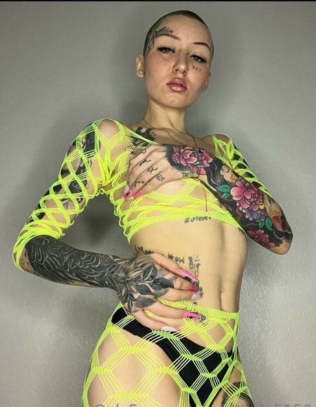 Naken läckt OnlyFans-bild av Xovalerie5150