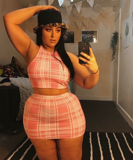 Обнаженная фотография утечки OnlyFans от Holly Marston