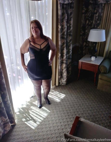 Alasti lekkinud OnlyFans-i pilt Theloungeroom