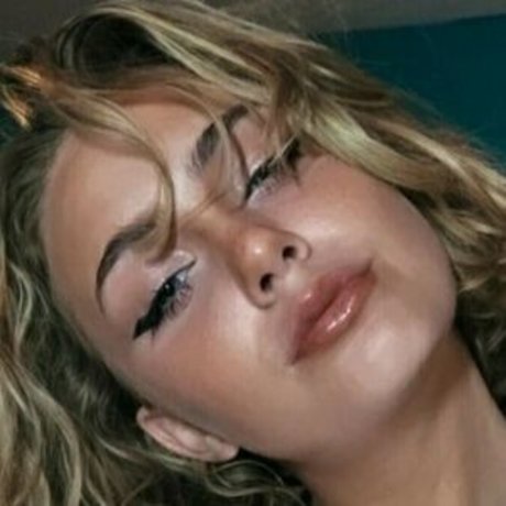 Alasti lekkinud OnlyFans-i pilt Kspage