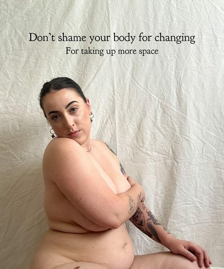 Isabella Davis naked leaks OnlyFans pic