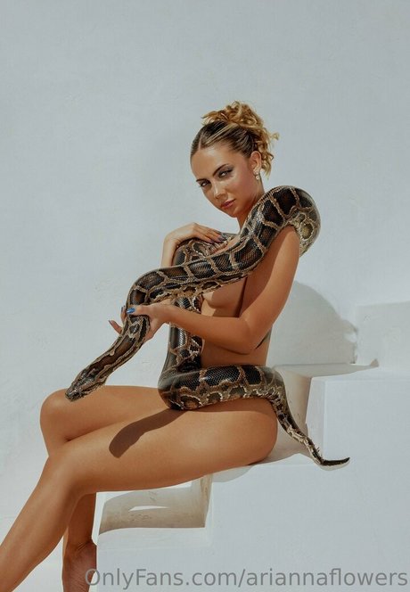 Naken lekkede OnlyFans-bilde av Arianna Flowers