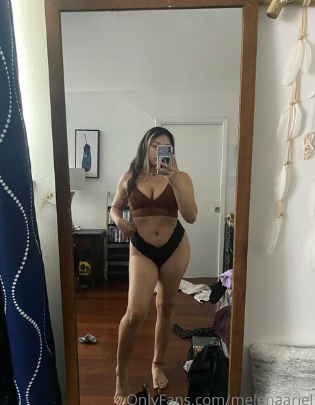 Nahá fotka uniklých OnlyFans od Melenaariel