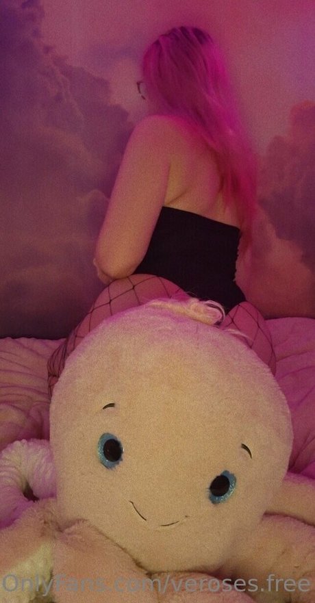 Alasti lekkinud OnlyFans-i pilt Verosesfree