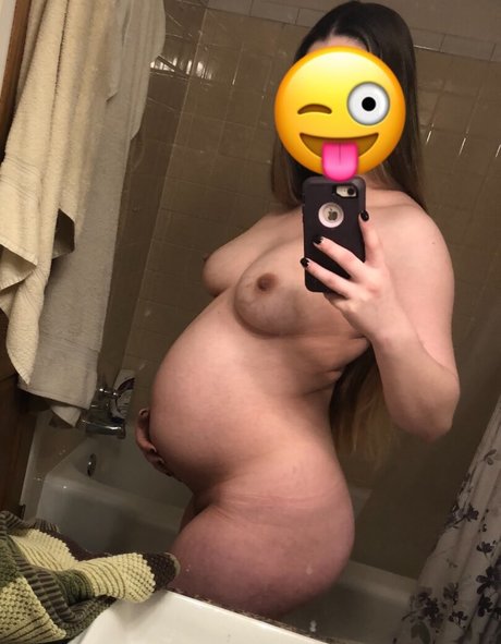 Naakte gelekte OnlyFans-foto van Breedthro