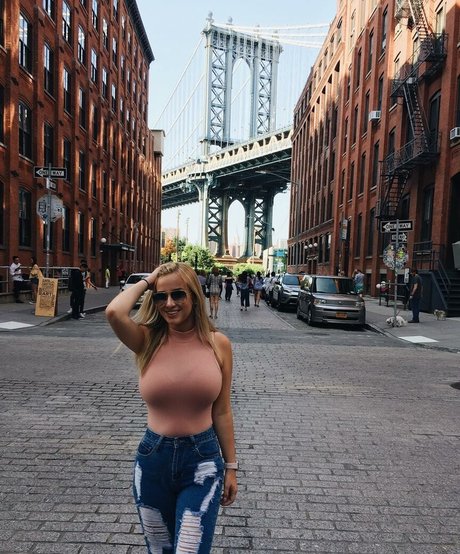 Taylor Z naked leaks OnlyFans pic