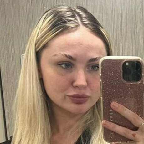 Naakte gelekte OnlyFans-foto van Katysof