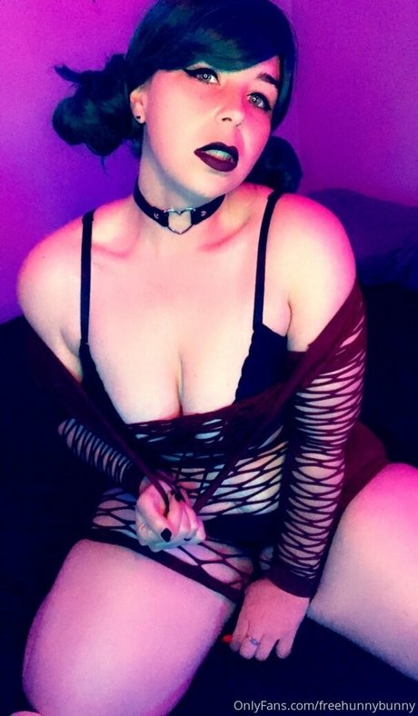 Naakte gelekte OnlyFans-foto van Freehunnybunny