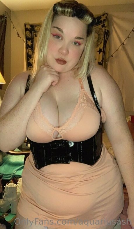 Naken lekkede OnlyFans-bilde av Aquariusash