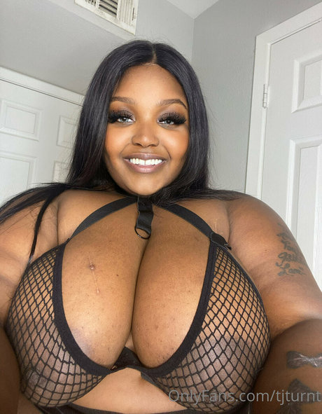 Обнаженная фотография утечки OnlyFans от Tjturnt