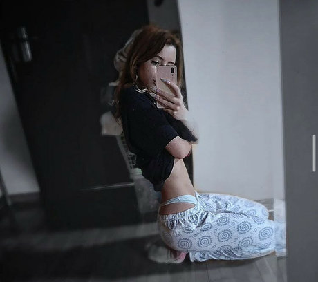 Naken lekkede OnlyFans-bilde av Luckylexi