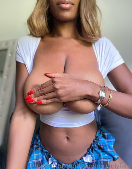 Photo nue de fuite OnlyFans de Thesecretmoon