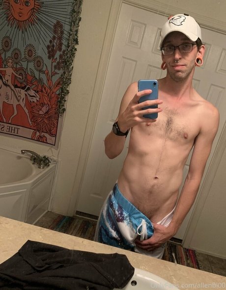 Naken lekkede OnlyFans-bilde av Allenbl00