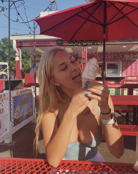 Naken lekkede OnlyFans-bilde av Hailey D