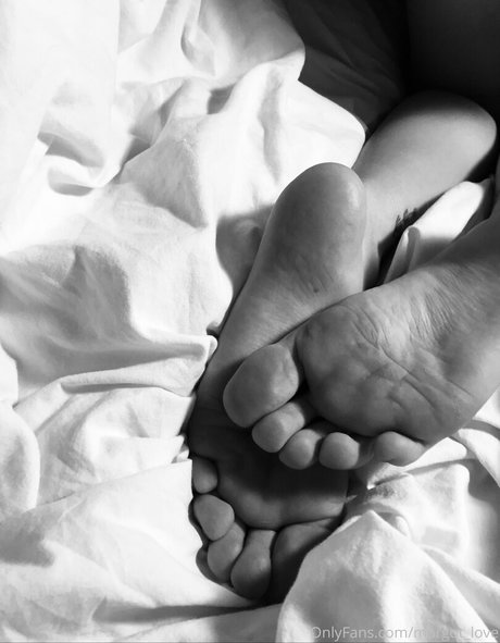 Alasti lekkinud OnlyFans-i pilt Margotma