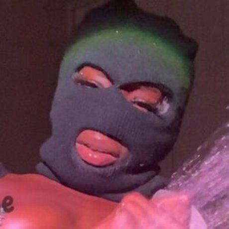 Nacktes geleaktes OnlyFans-Foto von Realeshamae