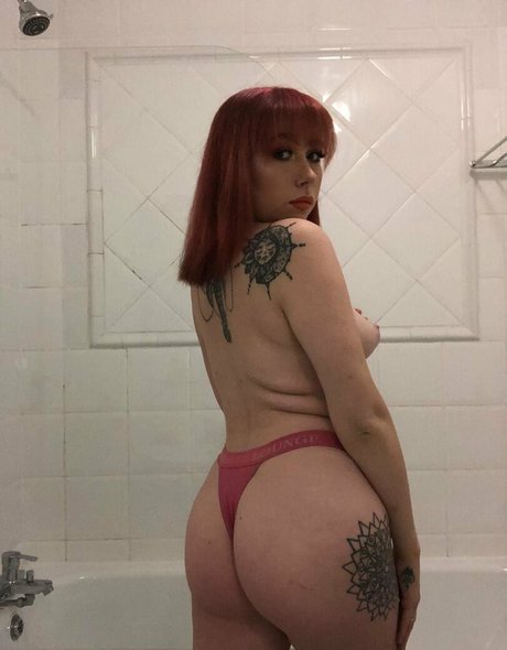 Naken lekkede OnlyFans-bilde av Tia Harmony